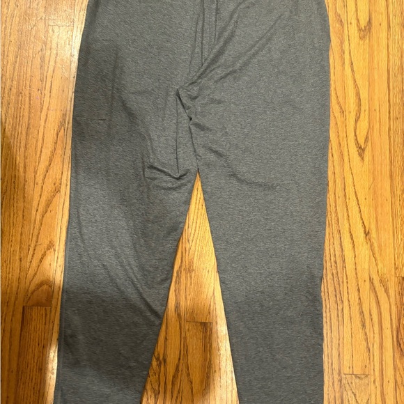 Vuori Sunday Performance Jogger Mens L Dark Grey Sweatpants Stretch Tapered - Picture 10 of 14